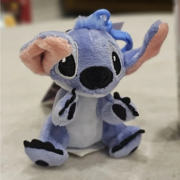 Cinemark 2025 Lilo & Stitch Plush Clip Tin Surfin Popcorn Bucket NEW - Picture 5 of 6